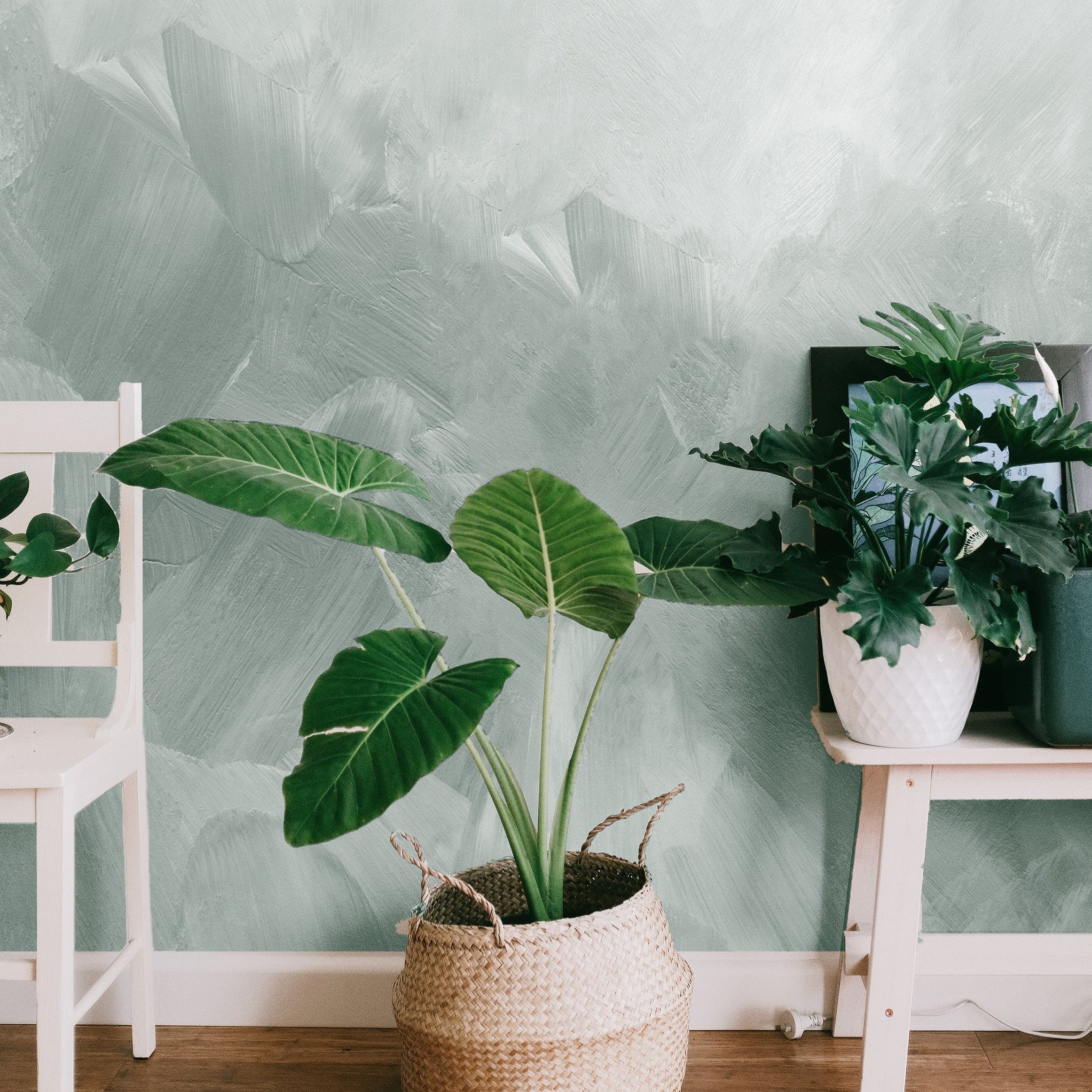 Bringing Nature Indoors: How Green Wallpaper Transforms Your Living Space